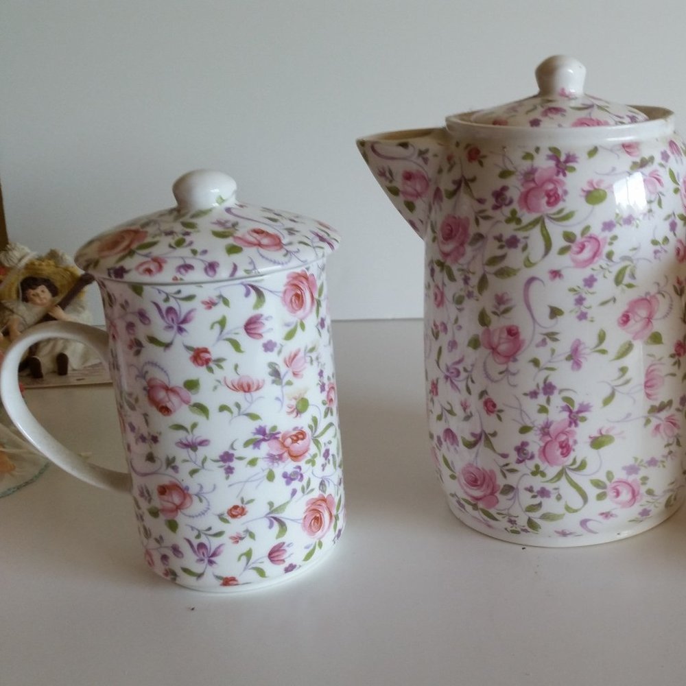 Fine bone china Tea service, rose chintz 8 pc set - Picture 4 of 13